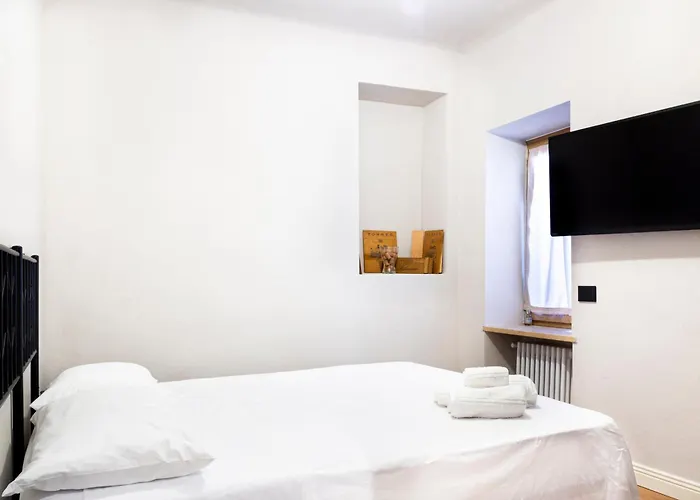 Domus - Centro Storico * La Morra